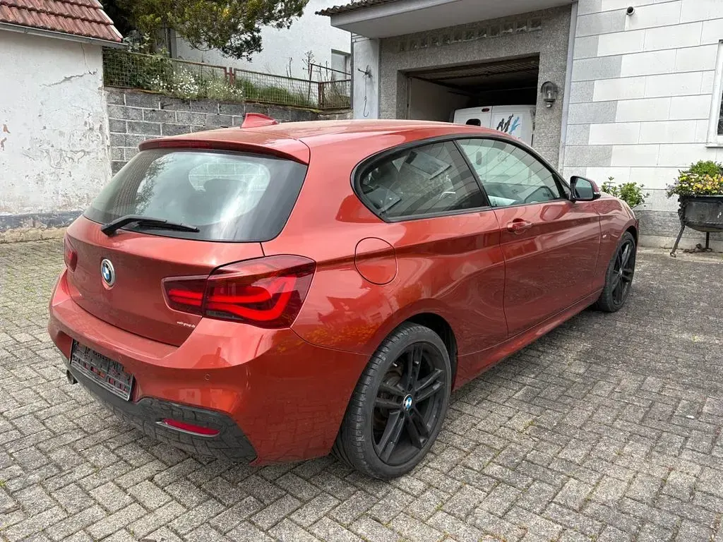 Gebraucht BMW 118 M Sport 136 PS (100 kW) 2018 Orange Limousine