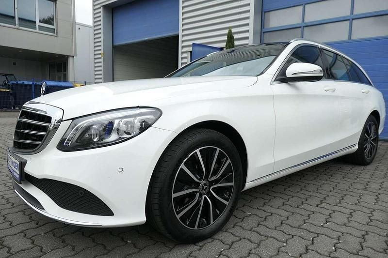 Polarweiss Gebraucht 2021 Mercedes C220 Exclusive Kombi | 23.850 € (Guter Preis) - Bild 1/4