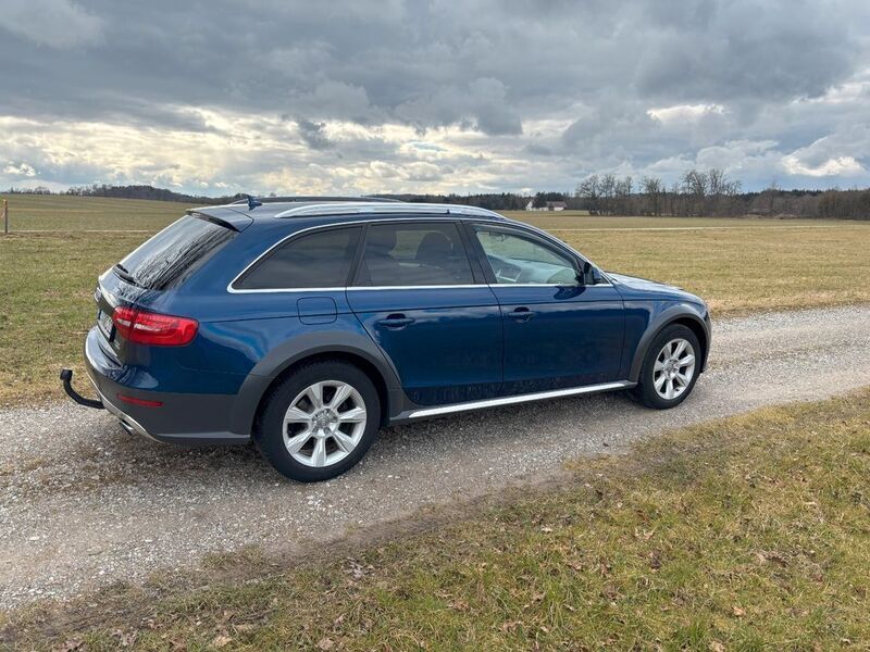 Blau Gebraucht 2015 Audi A4 Allroad Ambiente Kombi | 17.800 € (Guter Preis) - Bild 1/4
