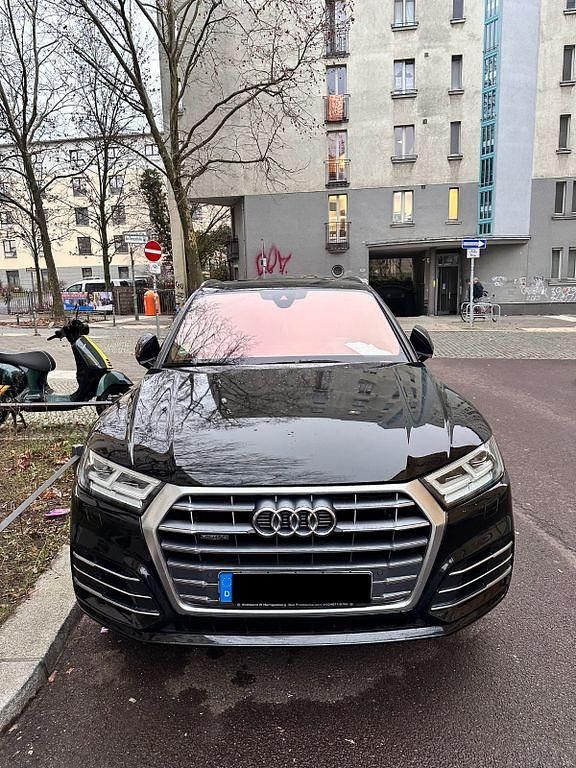 Schwarz Gebraucht 2019 Audi Q5 Design SUV | 22.999 € (Guter Preis) - Bild 1/4