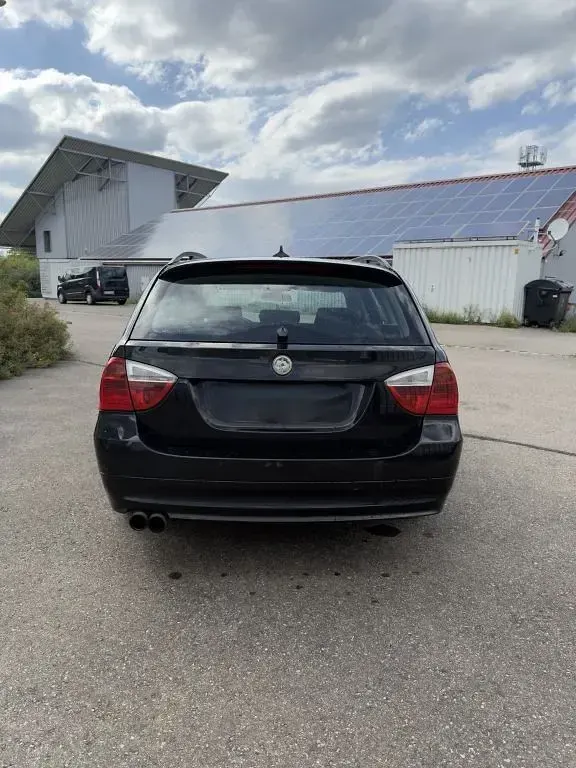Gebraucht BMW 325 197 PS (144 kW) 2008 Schwarz Kombi