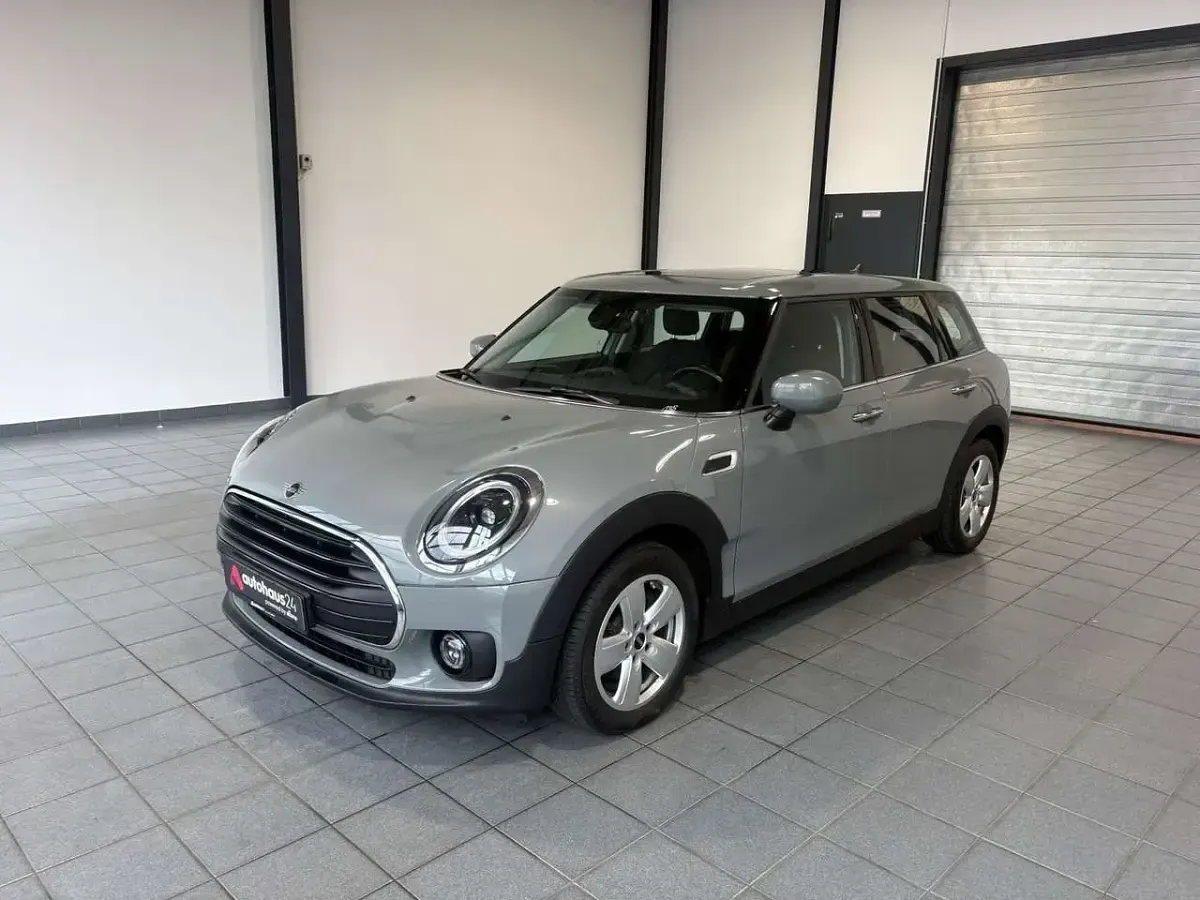 Gebraucht Mini Clubman Essential 102 PS (75 kW) 2022 Moonwalk grey (metallic) Kombi