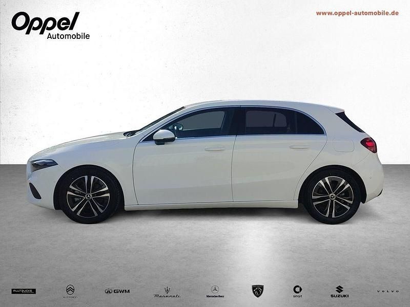 Gebraucht Mercedes A180 Progressive 116 PS (85 kW) 2023 Polarweiss  unilack Limousine