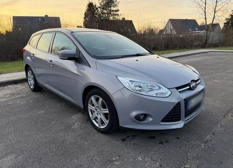 Gebraucht Ford Focus Titanium 116 PS (85 kW) 2011 Grau Limousine