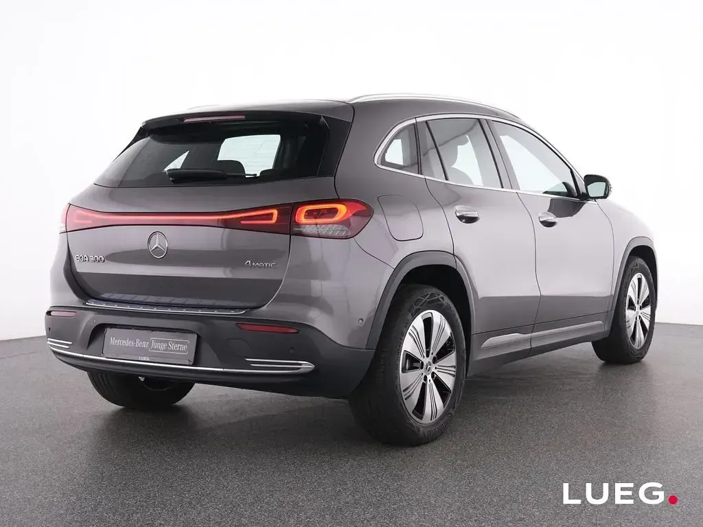 Gebraucht Mercedes EQA300 Progressive 167 kW (228 PS) 2023 Grau SUV