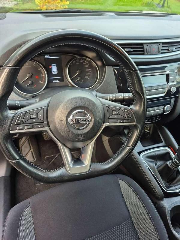 Schwarz Gebraucht 2018 Nissan Qashqai Acenta SUV | 12.450 € (Fairer Preis) - Bild 1/4