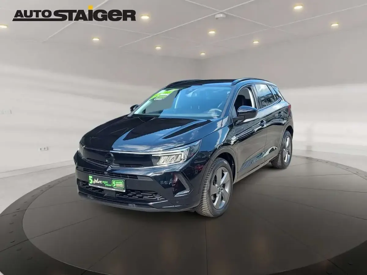 Gebraucht Opel Grandland X GS Line 131 PS (96 kW) 2023 Lackierung schwarz perla nera/ SUV