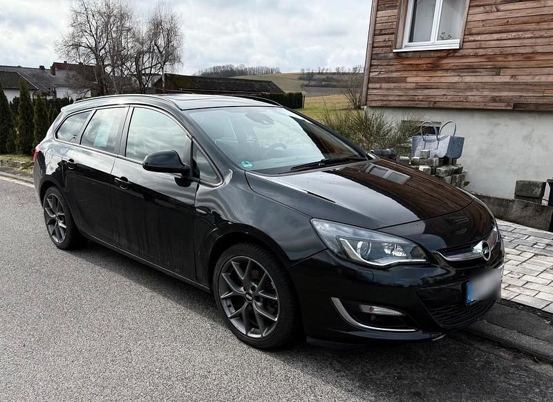 Gebraucht Opel Astra 165 PS (121 kW) 2013 Schwarz Kombi