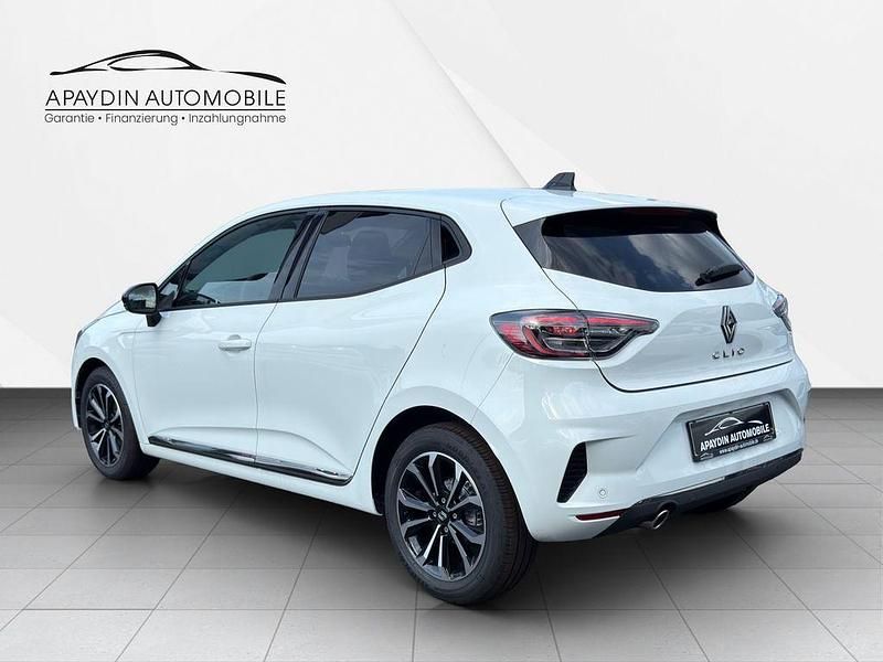 Neu Renault Clio V Techno 91 PS (66 kW) 2025 Weiß Limousine