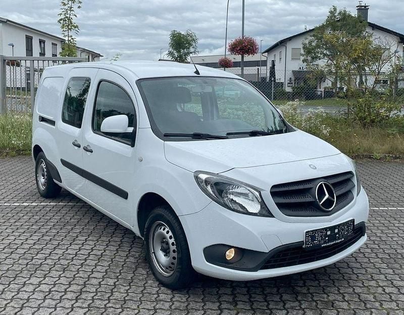 Weiß Gebraucht 2019 Mercedes Citan 109 Van / Kleinbus | 12.980 € (Teuer) - Bild 1/4
