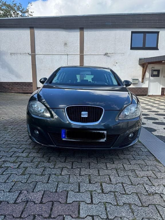 Grau Gebraucht 2012 Seat Leon Copa Limousine | 4.900 € (Superpreis) - Bild 1/4
