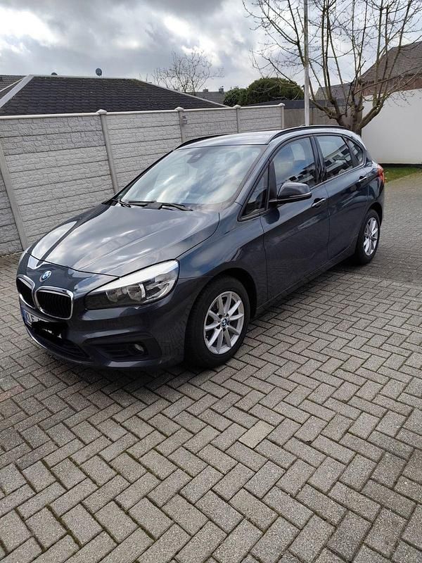 Gebraucht BMW 218 Active Tourer 136 PS (100 kW) 2015 Blau Van / Kleinbus