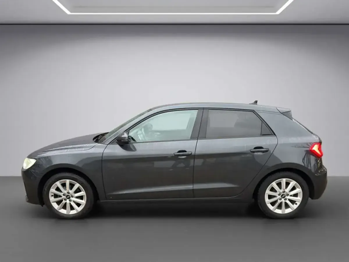 Gebraucht Audi A1 Sportback Advanced 95 PS (69 kW) 2021 Manhattangrau metallic Kleinwagen