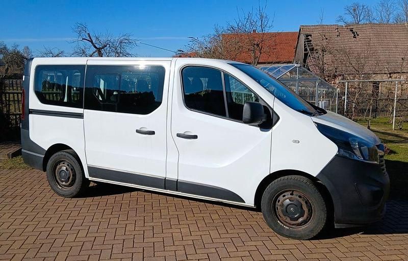 Gebraucht Opel Vivaro 125 PS (91 kW) 2017 Weiß Van / Kleinbus