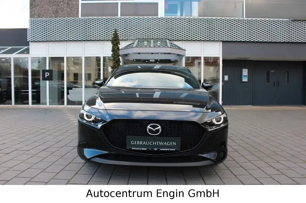 Używany Mazda 3 140 KM (102 kW) 2025 Czarny Sedan/Limuzyna