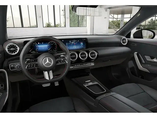 Gebraucht Mercedes CLA220 AMG 190 PS (139 kW) 2024 Schwarz / kosmosschwarz (metallic) Limousine