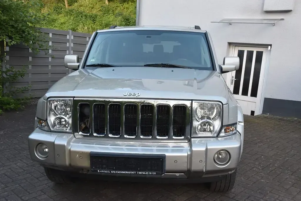 Gebraucht Jeep Commander Limited 218 PS (160 kW) 2010 Grau SUV