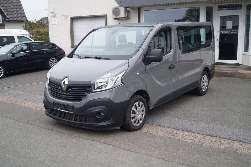 Second-hand Renault Trafic Expression 121 CP (88 kW) 2019 Gri Monovolum