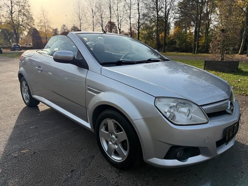 Gebraucht Opel Tigra 90 PS (66 kW) 2005 Silber Cabrio