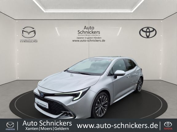 Shimmering silver Gebraucht 2023 Toyota Corolla Team | 19.740 € - Bild 1/4