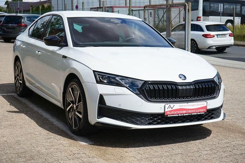 Gebraucht Skoda Octavia SportLine 150 PS (110 kW) 2024 Weiß Kombi