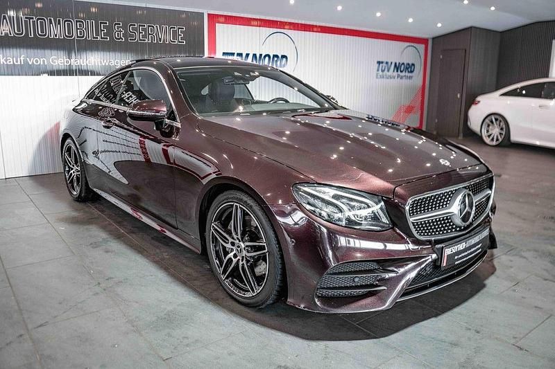 Gebraucht Mercedes E220 AMG line 194 PS (142 kW) 2019 Rot Coupé