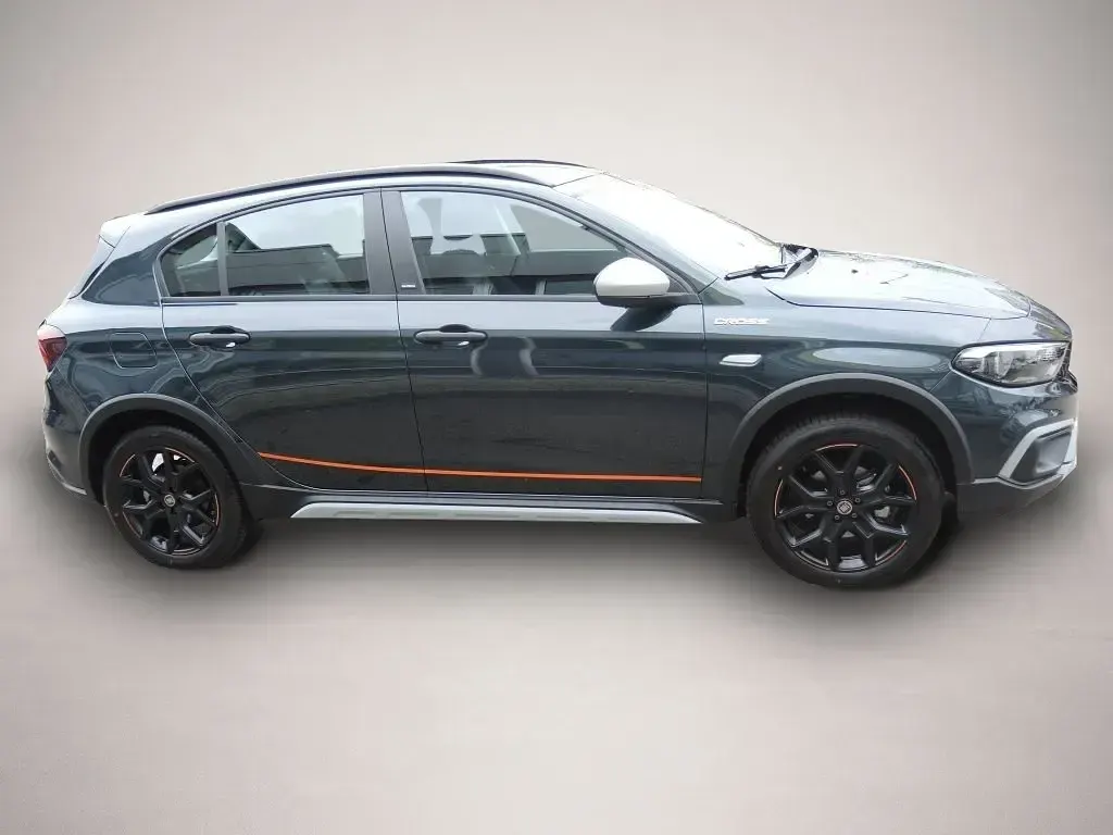 Gebraucht Fiat Tipo Garmin 131 PS (96 kW) 2023 Grün Limousine