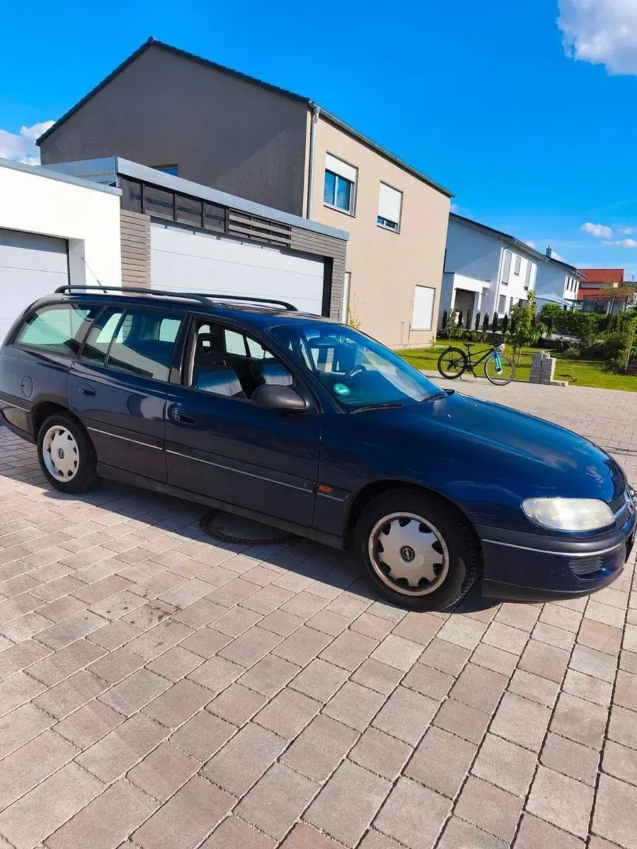 Gebraucht Opel Omega 136 PS (100 kW) 1997 Blau Limousine