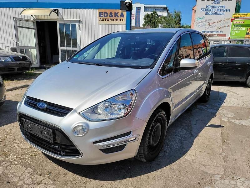 Silber Gebraucht 2010 Ford S-MAX Titanium Van / Kleinbus | 7.990 € (Guter Preis) - Bild 1/4