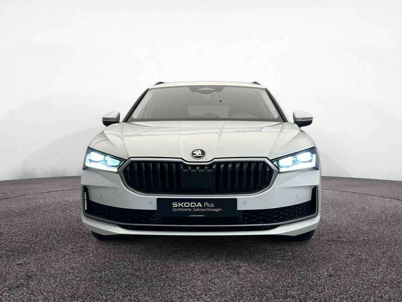Gebraucht Skoda Superb Selection 150 PS (110 kW) 2024 Purity weiss Kombi