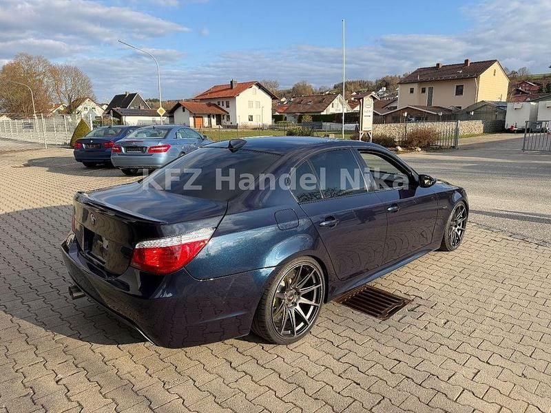 Gebraucht BMW 550 Performance 367 PS (269 kW) 2007 Blau Limousine