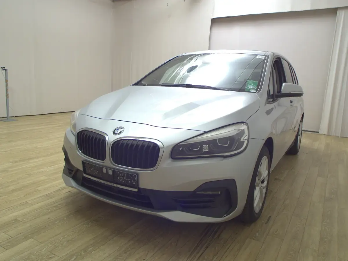 Gebraucht BMW 218 Gran Tourer Advantage 150 PS (110 kW) 2021 Silber Van / Kleinbus