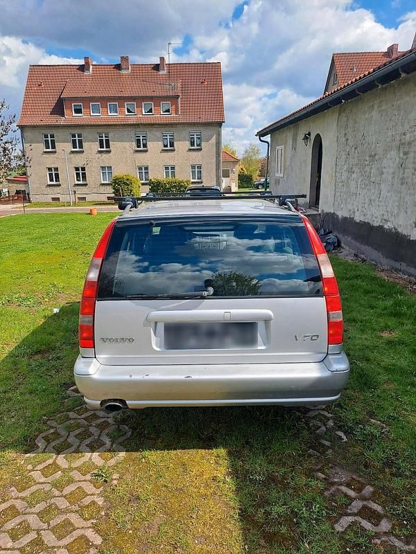 Gebraucht Volvo V70 140 PS (102 kW) 1998 Silber Kombi