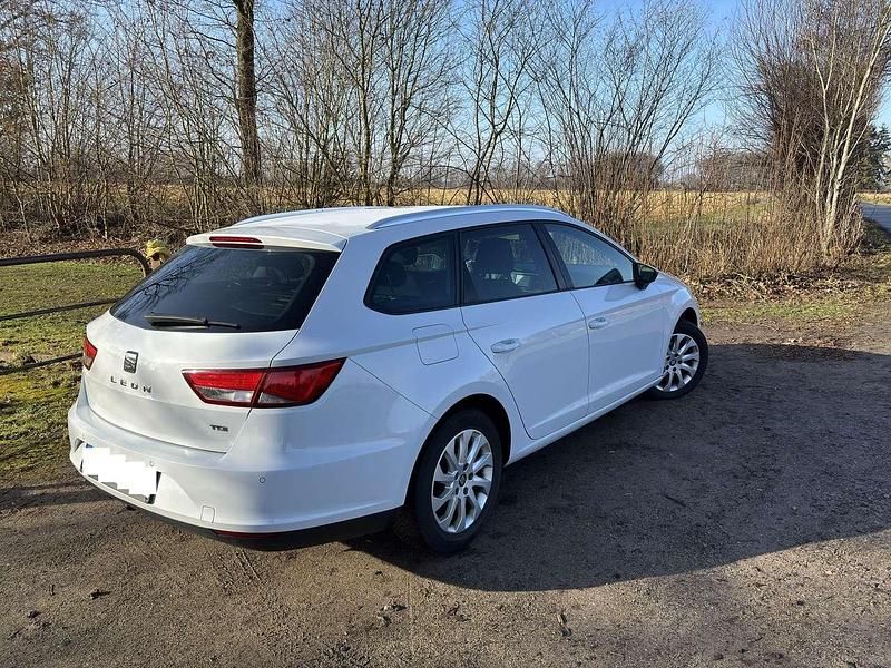 Gebraucht Seat Leon ST 105 PS (77 kW) 2015 Weiß Kombi