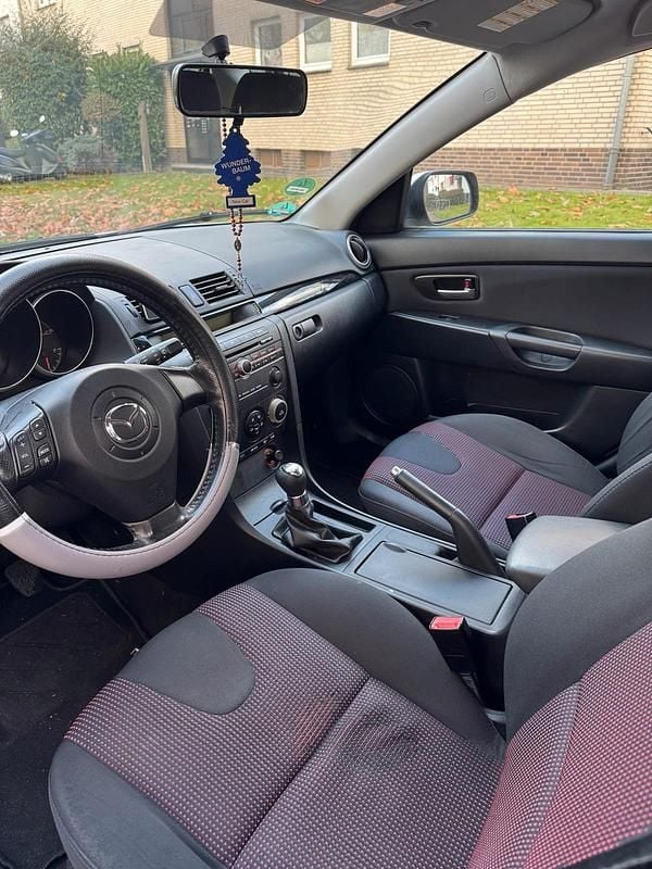 Silber Gebraucht 2006 Mazda 3 Kleinwagen | 1.850 € (Fairer Preis) - Bild 1/4