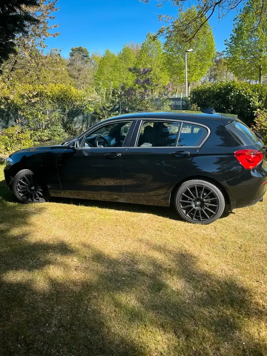 Gebraucht BMW 116 109 PS (80 kW) 2016 Schwarz Kleinwagen