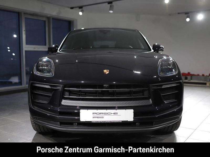 Gebraucht Porsche Macan 265 PS (194 kW) 2023 Tiefschwarzmetallic SUV