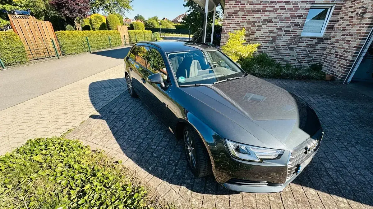 Gebraucht Audi A4 Design 150 PS (110 kW) 2017 Grau Kombi