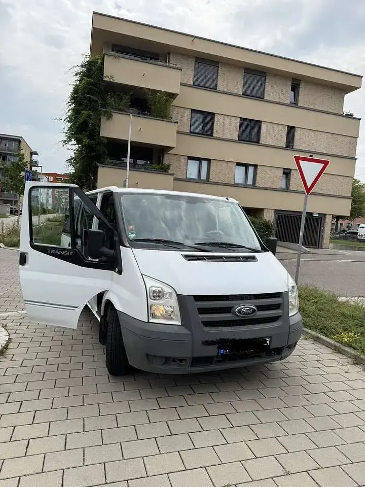 Gebraucht Ford 300 116 PS (85 kW) 2010 Weiß Kombi