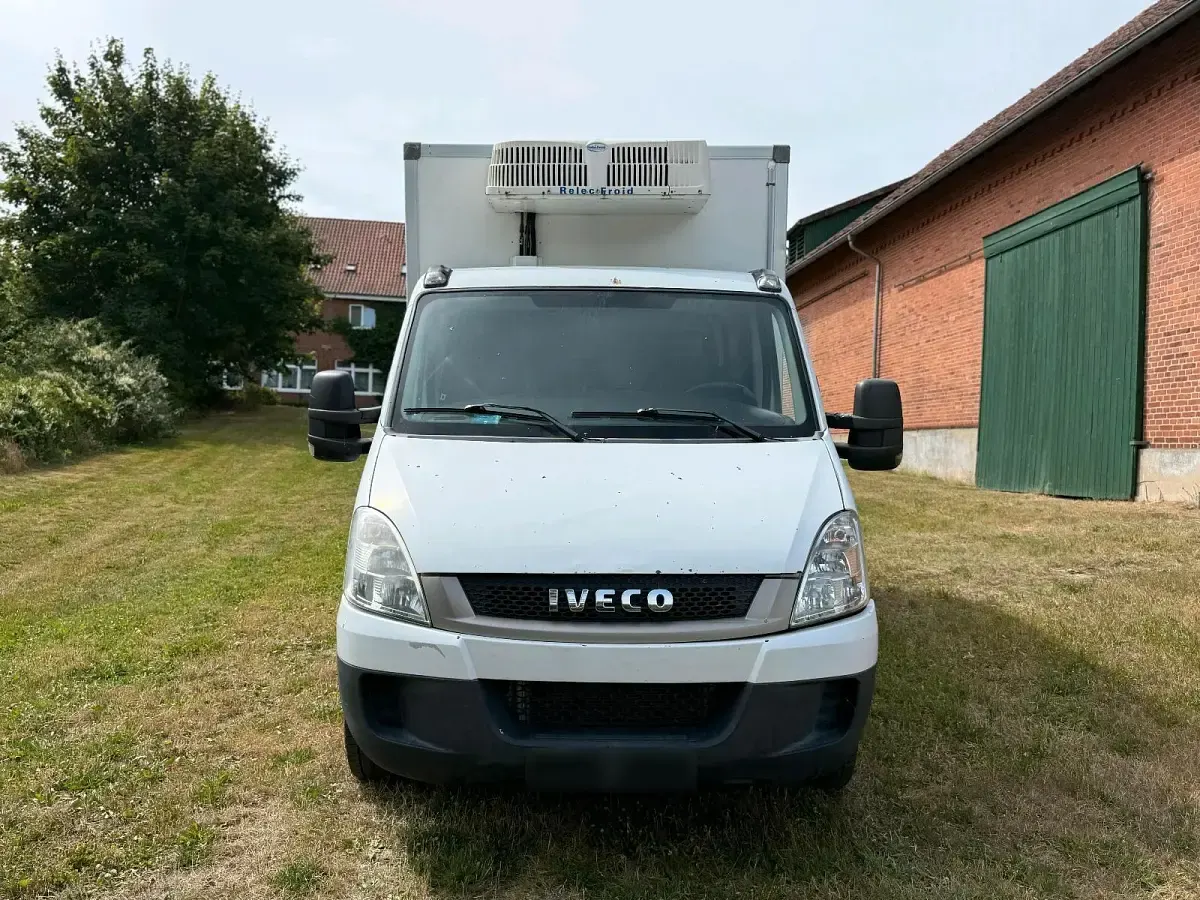 Gebraucht Iveco Daily 145 PS (106 kW) 2012 Weiß Van / Kleinbus