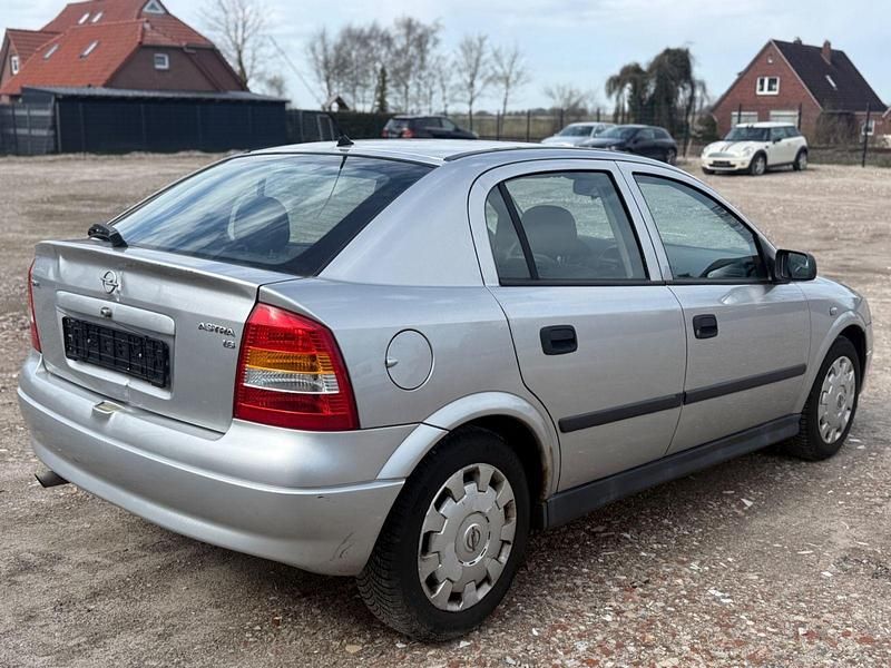 Gebraucht Opel Astra Comfort 84 PS (61 kW) 2001 Silber Limousine