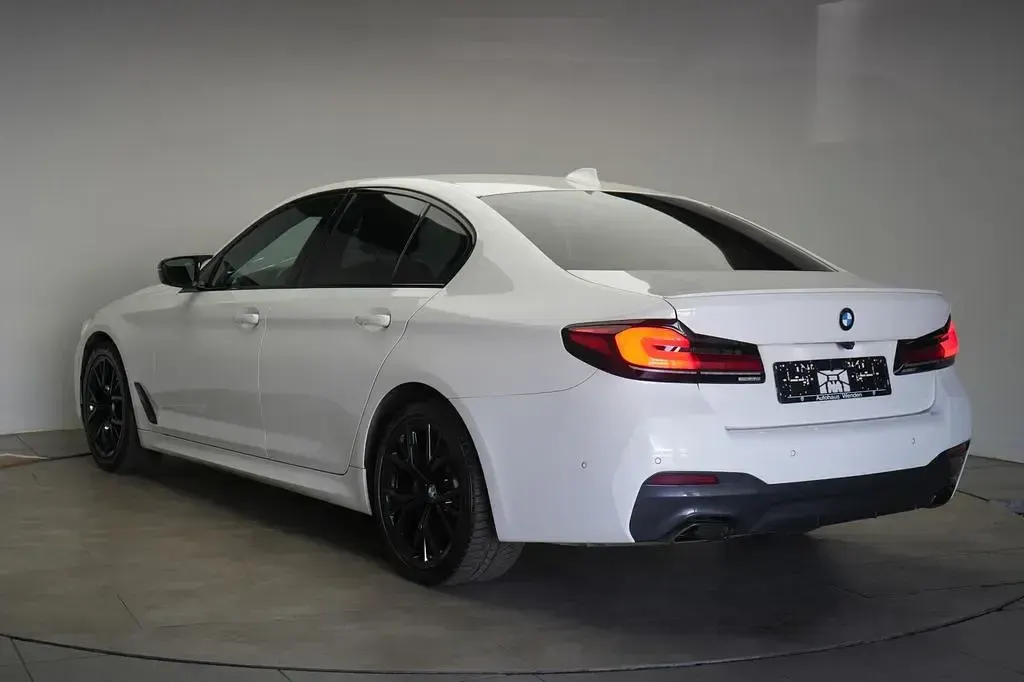 Gebraucht BMW 520 M Sport 190 PS (139 kW) 2022 Weiß Limousine