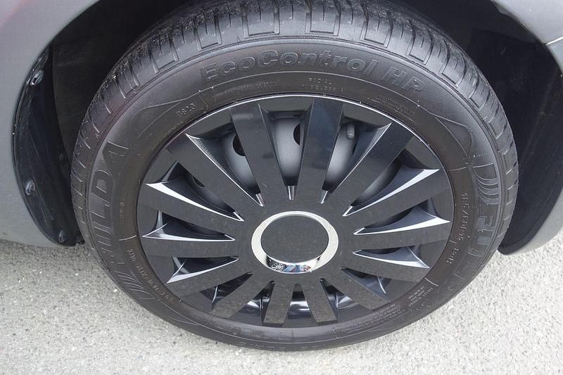 Usado Suzuki Splash Basic 65 HP (47 kW) 2009 Cinzento Citadino