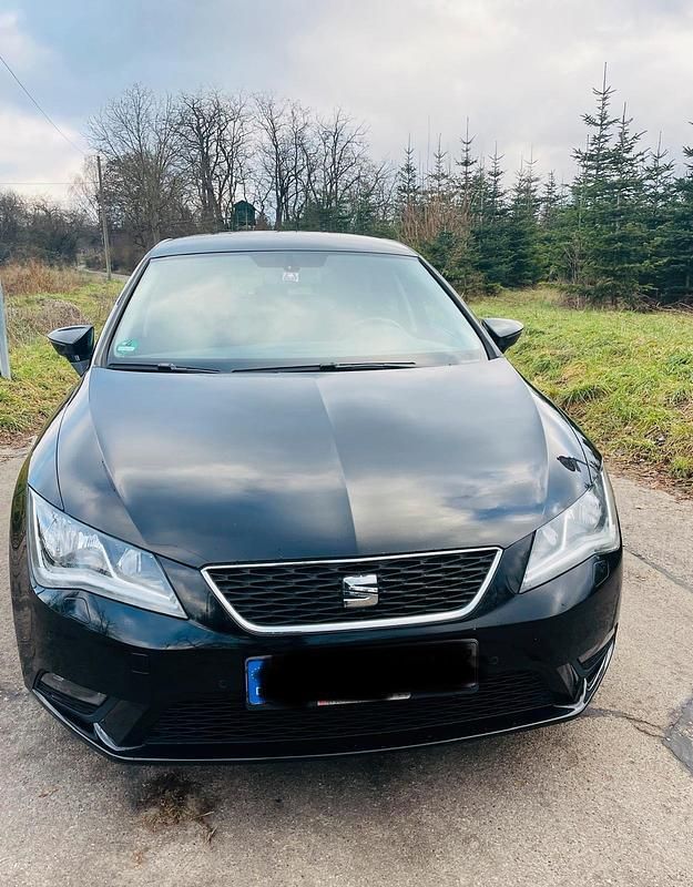 Schwarz Gebraucht 2015 Seat Leon Kombi | 8.500 € (Guter Preis) - Bild 1/4