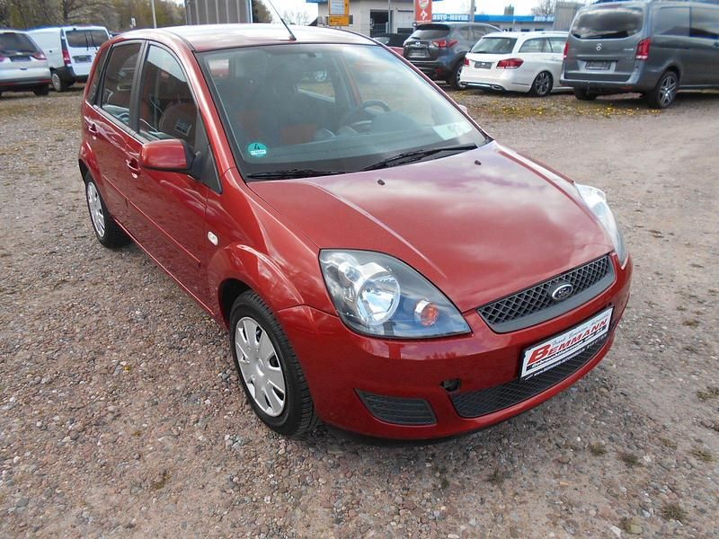 Gebraucht Ford Fiesta 70 PS (51 kW) 2008 Kleinwagen