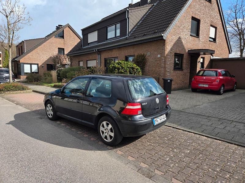 Gebraucht VW Golf IV Basis 75 PS (55 kW) 2002 Schwarz Limousine