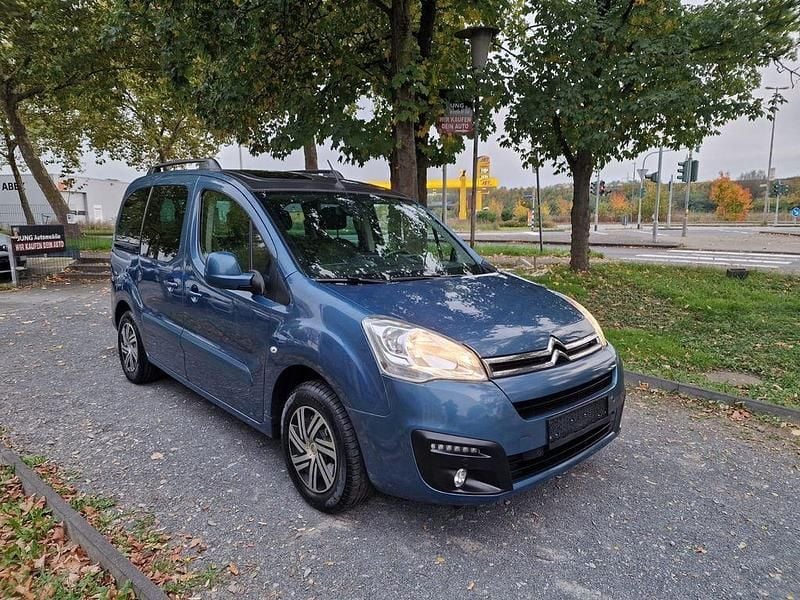 Gebraucht Citroën Berlingo Shine 99 PS (72 kW) 2017 Blau Van / Kleinbus