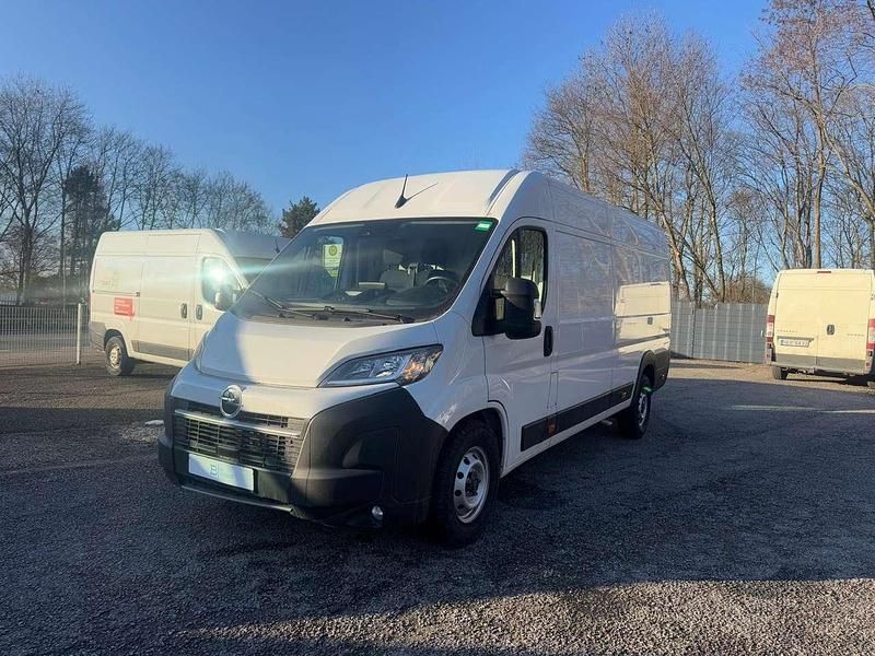 Lackierung weiss i spiegel Gebraucht 2024 Opel Movano Kombi | 23.140 € (Fairer Preis) - Bild 1/4