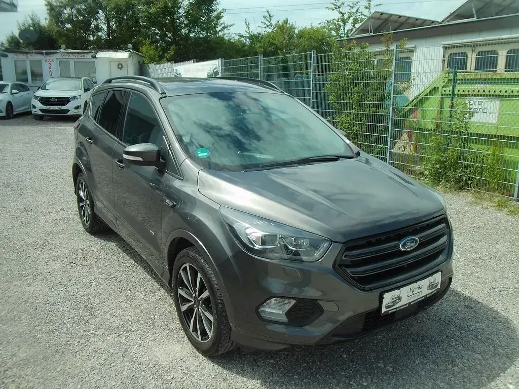 Gebraucht Ford Kuga ST-Line 175 PS (128 kW) 2019 Grau SUV