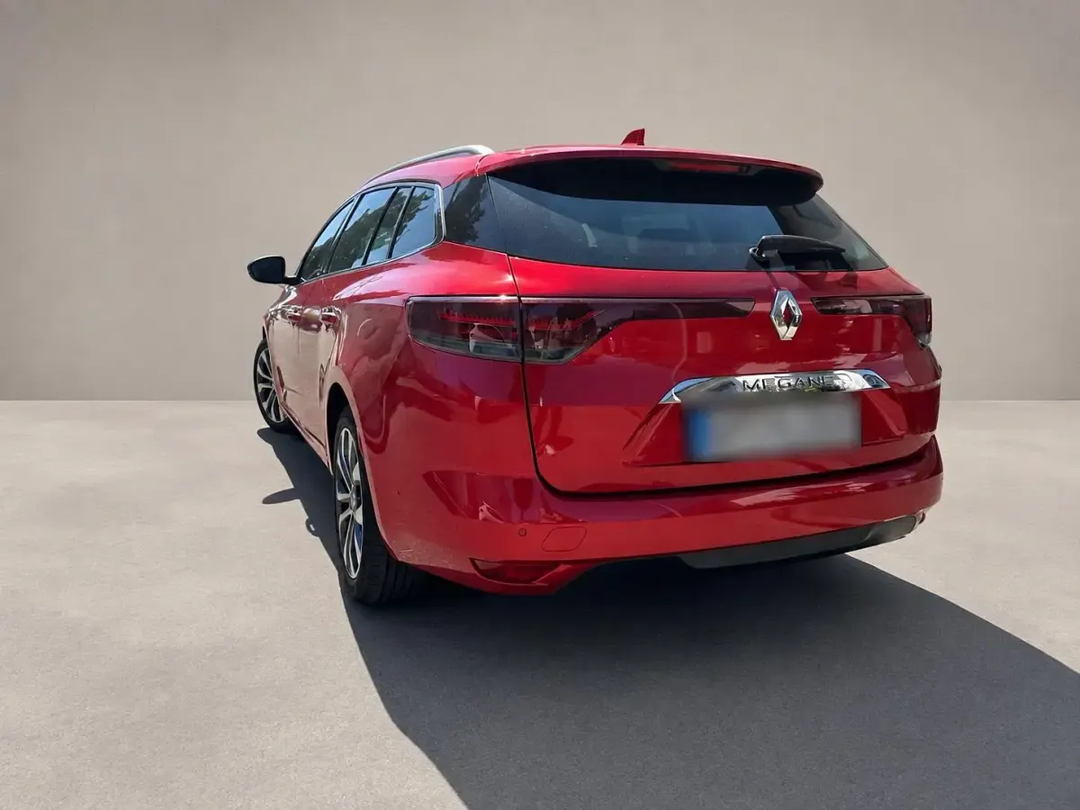 Gebraucht Renault Mégane GrandTour Techno 116 PS (85 kW) 2023 Rot Kombi